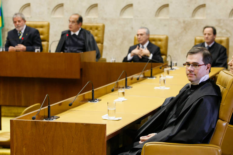 José Antonio Dias Toffoli era o Advogado-Geral da União do governo Lula, em 2009, quando foi indicado ao STF; passou por uma sabatina de 7 horas e 44 minutos