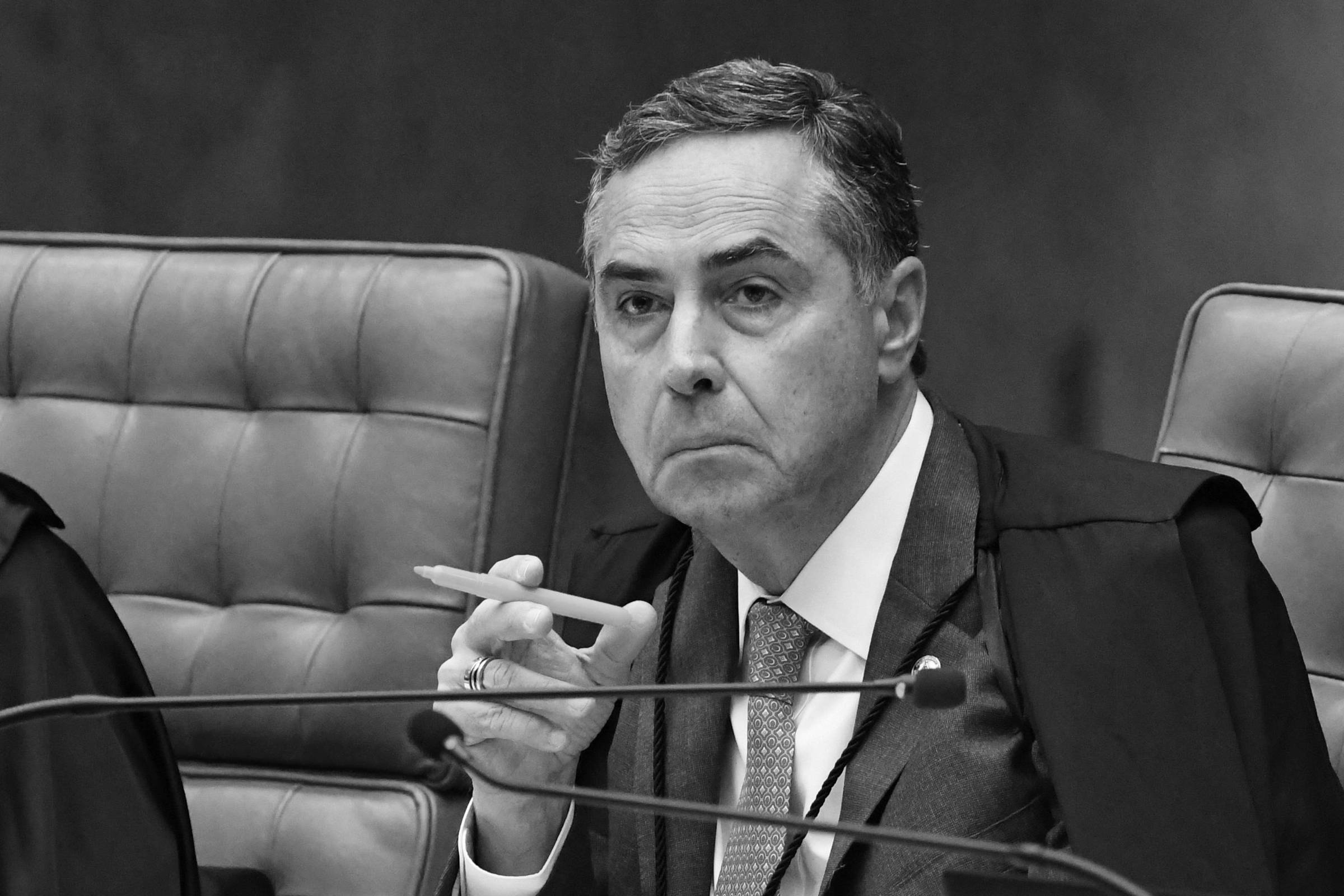 Águas turbulentas 18/10/2020 Opinião Folha