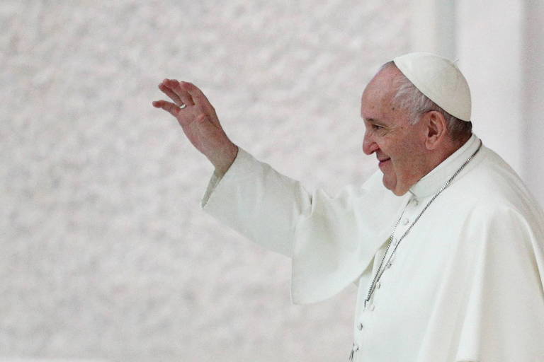 Em declaração incisiva, papa Francisco diz que casais gays têm direito a união civil