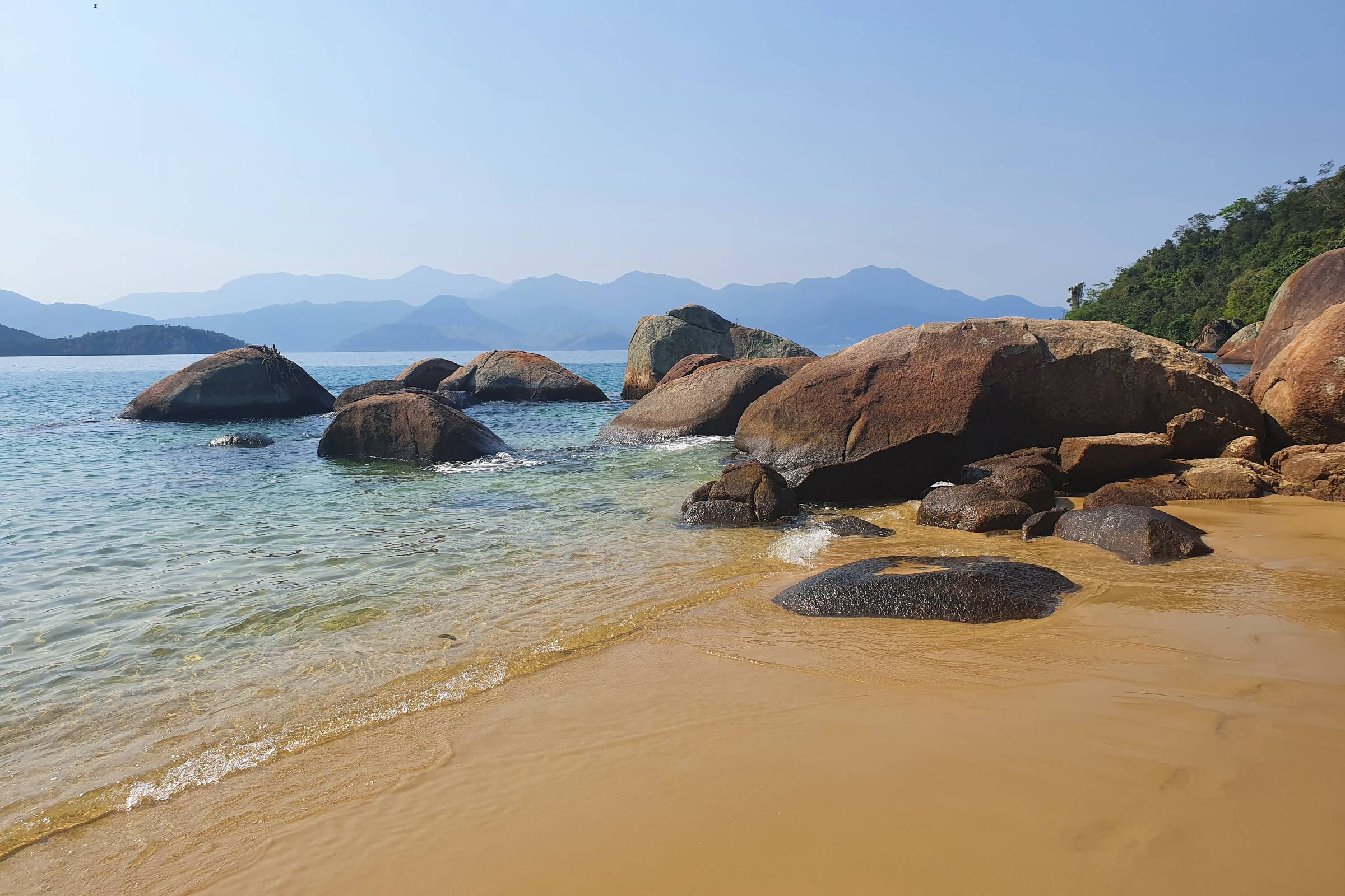 Enel também é alvo de críticas por apagões em Angra dos Reis