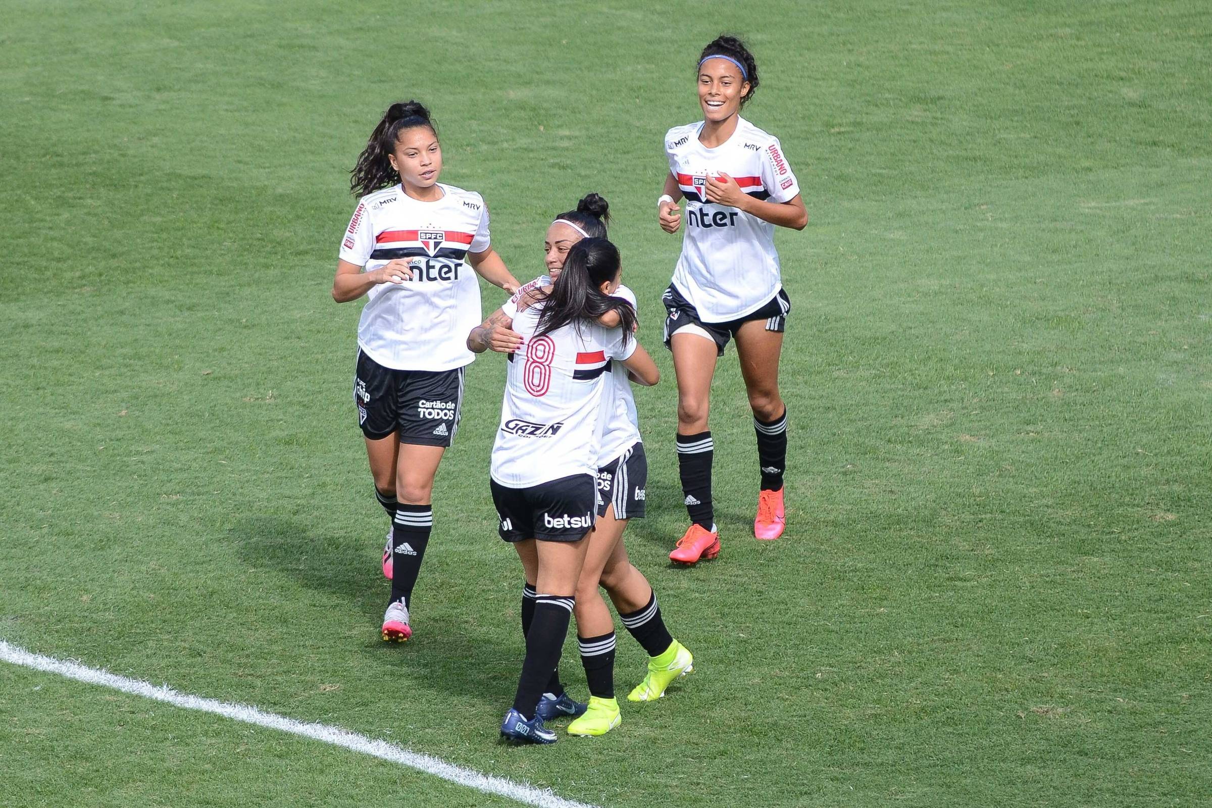 Meninas do Futebol Feminino venceram o Juventus por 4 a 0