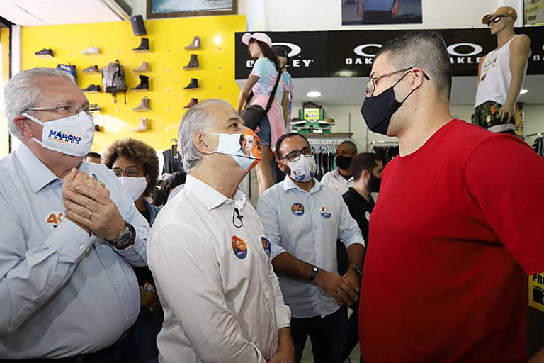 Candidato à prefeitura de São Paulo, Marcio França fez caminhada em São Mateus, na zona leste, onde muitos comerciantes perderam renda