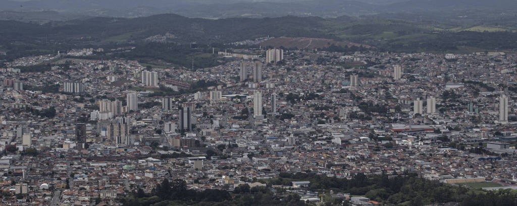 Vista do Pico do Urubu da cidade de Mogi das Cruzes