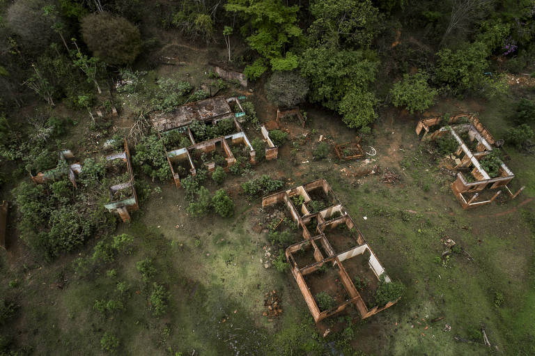 Além das 19 vítimas fatais, o rompimento destruiu comunidades inteiras, tirando de muitas famílias seus meios de subsistência