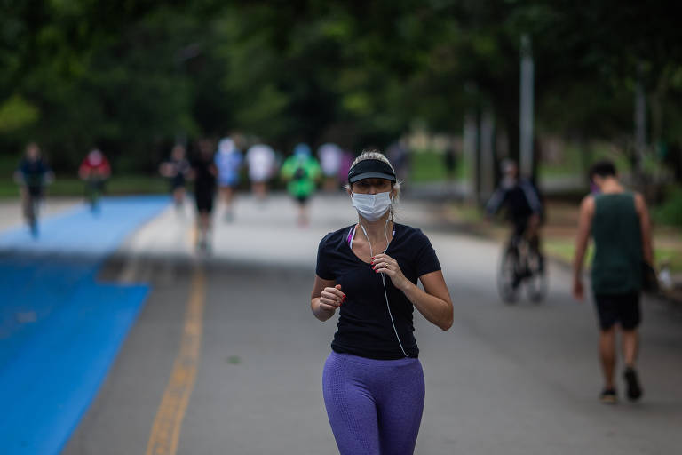 Público no parque Ibirapuera, durante o primeiro fim de semana de reabertura dos parques da cidade após meses fechados em razão da pandemia