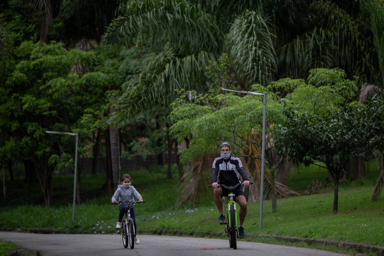 Público no parque Villa-Lobos, durante o primeiro fim de semana de reabertura dos parques da cidade após meses fechados em razão da pandemia
