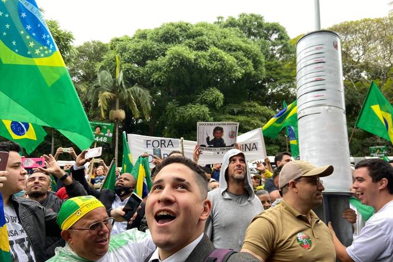 Apoiadores de Bolsonaro em protesto contra obrigatoriedade da vacina contra a Covid-19