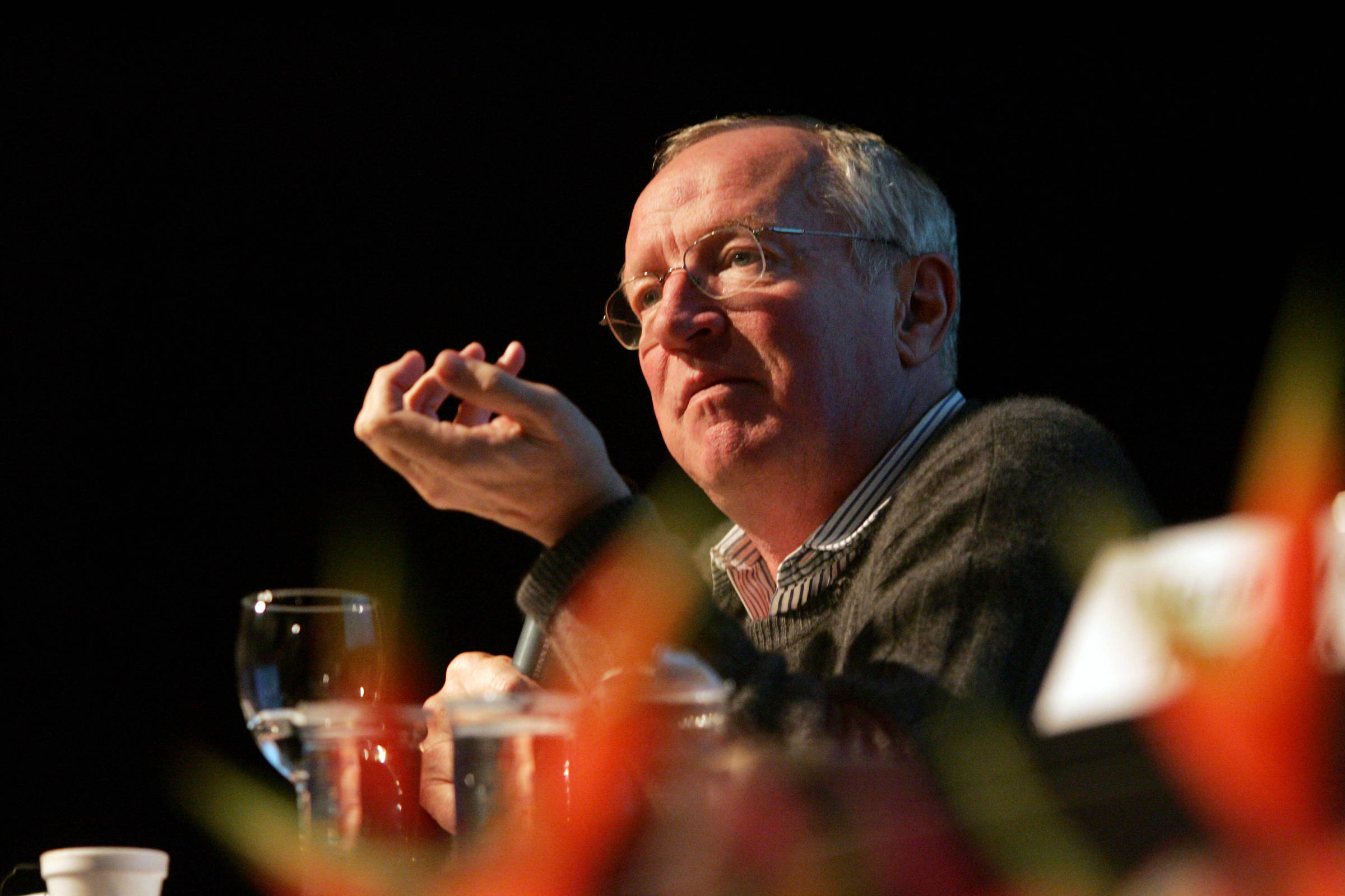 Robert Fisk, famoso correspondente de guerra, morre em 74 – 01/11/2020 – Mundial