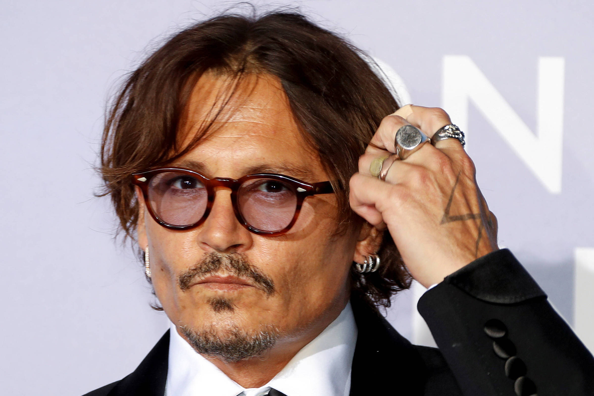 Johnny Depp tenta novo julgamento contra jornal inglês