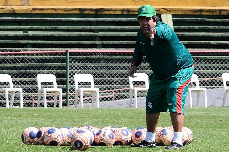 Fernando Marchiori segue como o técnico da Portuguesa após uma boa campanha na Série A-2 do Campeonato Paulista