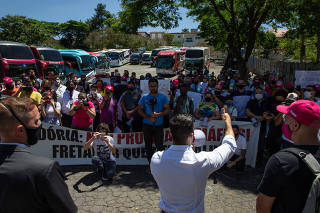 Protesto de empresas de ônibus contra mudanças propostas pela Artesp