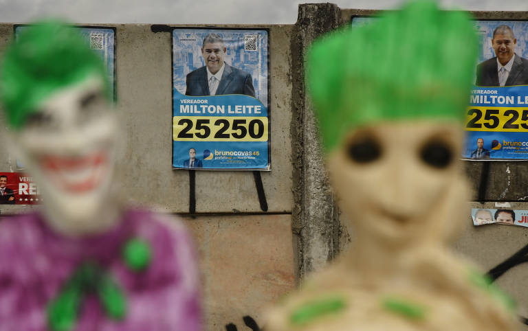 Cartazes do vereador Milton Leite em bairro da zona sul de SP