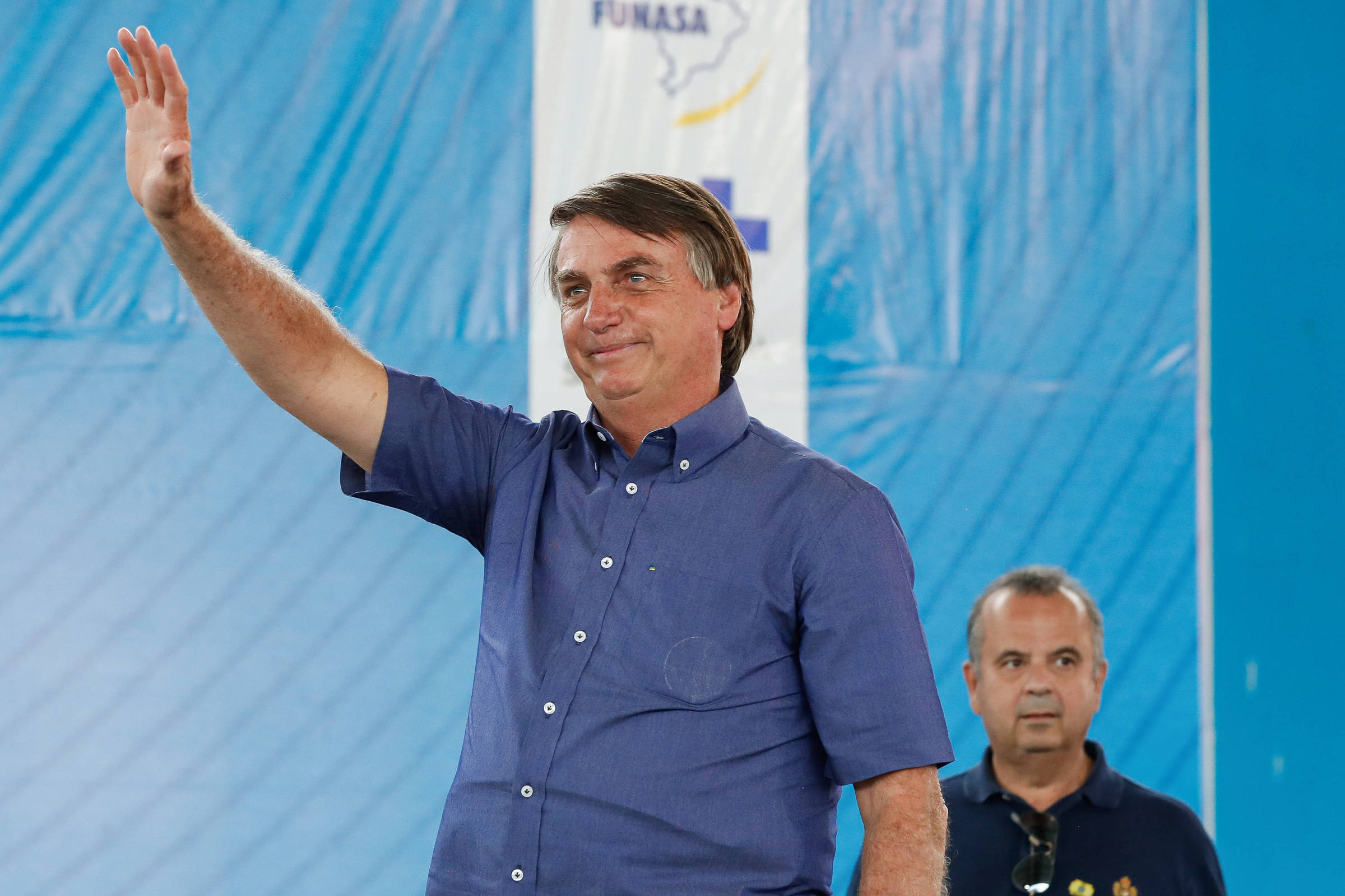 Críticas a modelo hidrelétrico são infundadas, diz Bolsonaro no Paraná