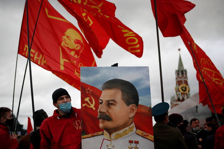 Partido Comunista russo celebra aniversário da Revolução de 1917; veja fotos de hoje