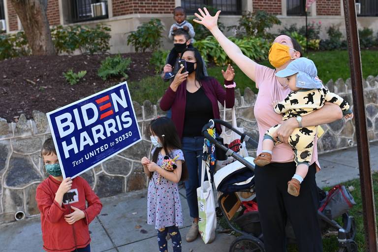 Americanos reagem nas ruas à vitória de Joe Biden na eleição