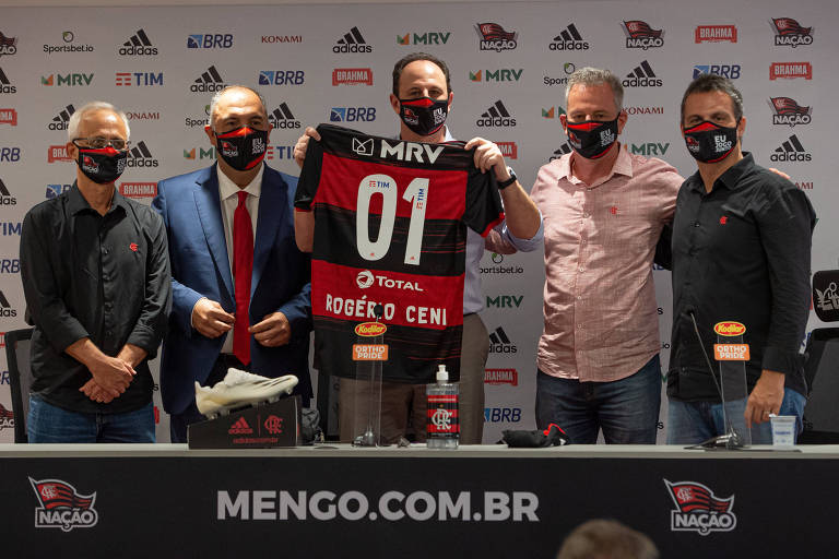 O Flamengo apresentou nesta terça (10) o técnico Rogério Ceni