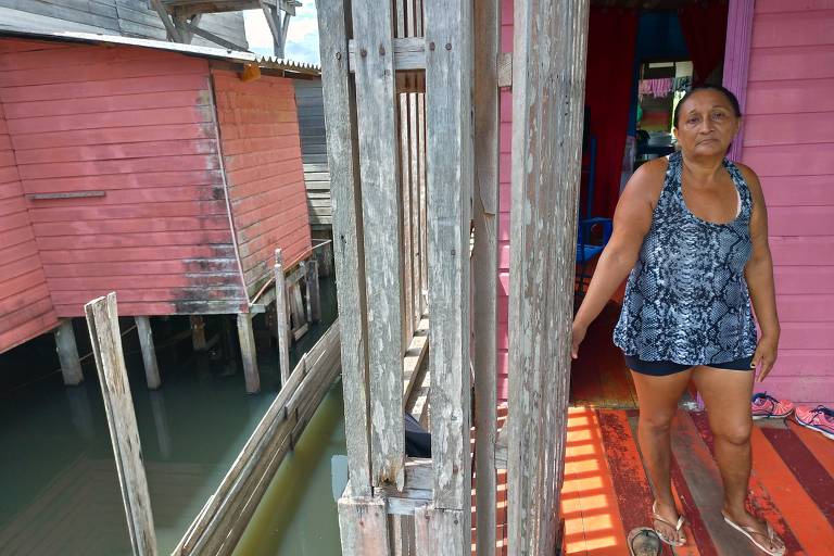 Maria Sônia Silva, 50, vive na ponte da rua 9