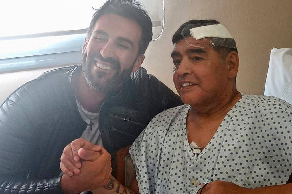 Ultima Foto Publica De Maradona Causou Polemica Entre Medico E Familiares 26 11 2020 Esporte Folha