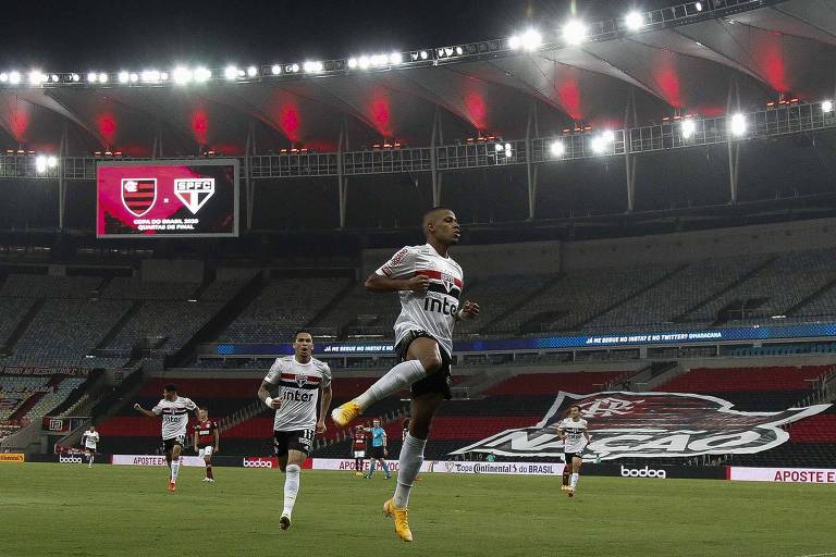 Brenner comemora seu gol contra o Flamengo pela Copa do Brasil