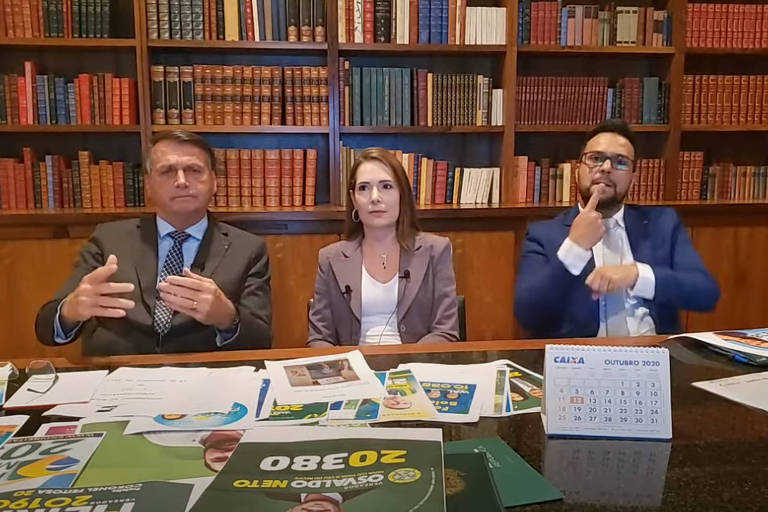 O presidente Bolsonaro faz live no dia 9 de novembro com a candidata à Prefeitura do Recife Patrícia Domingos e intérprete de libras da Presidência