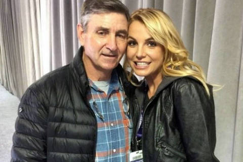 A cantora Britney Spears com o pai, o empresário Jamie Spears