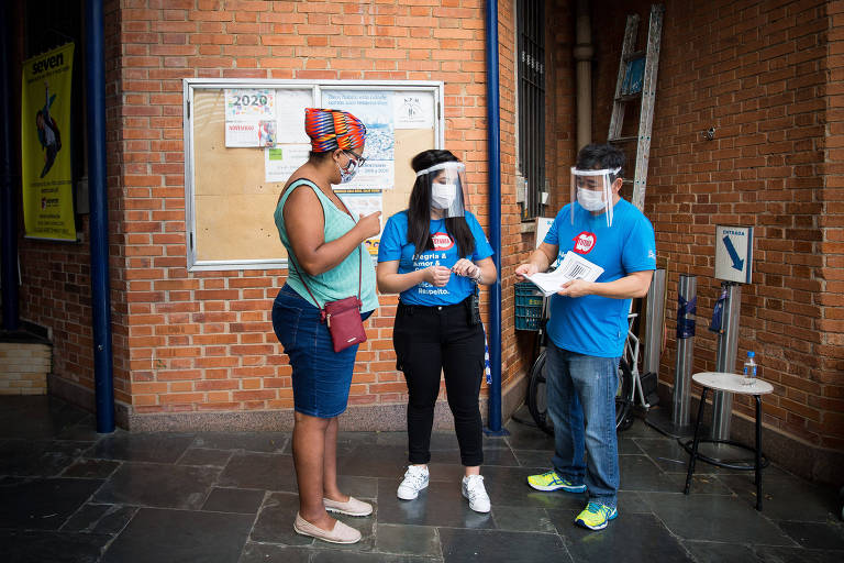 Movimentação no Colégio Santo Agostinho, no bairro da Aclimação, em São Paulo