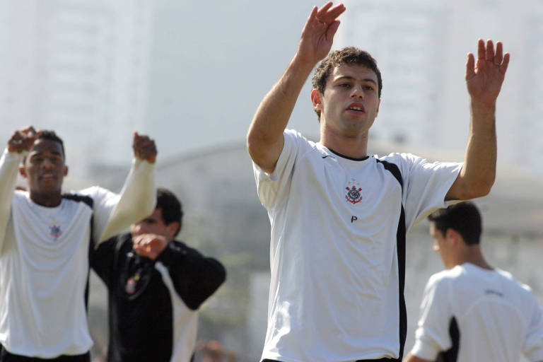 Mascherano durante treino do Corinthians em 2005