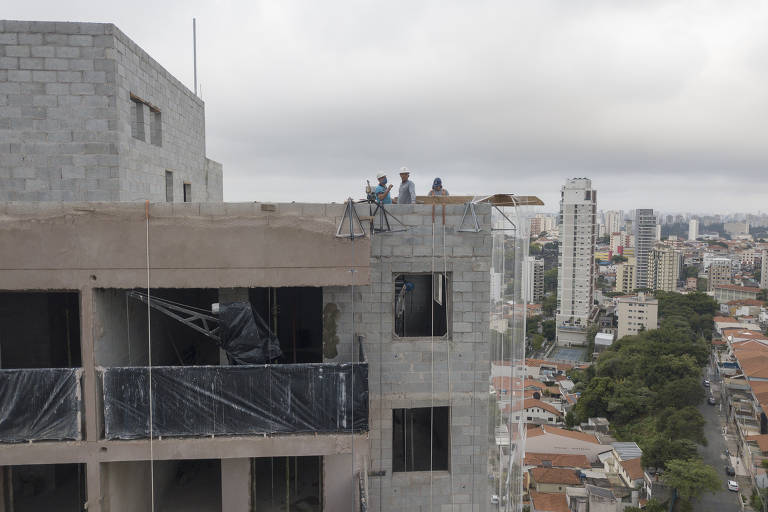 Prédios em construção na Vila Mariana, na zona sul de São Paulo; região foi recordista em novos empreendimentos residenciais verticais em 2020