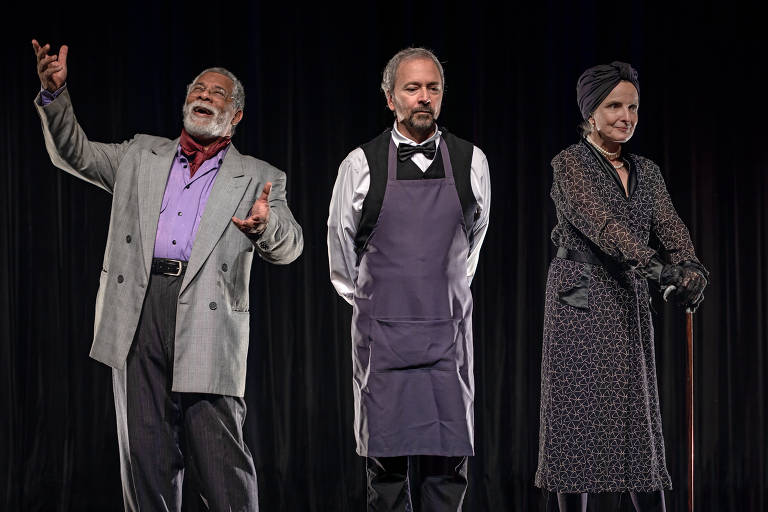 Guilherme Sant'Anna, Brian Penido Ross e Clara Carvalho integram o elenco de 'O Encontro no Bar', de Bráulio Pedroso, encenada na Mostra de Repertório Online do Grupo Tapa