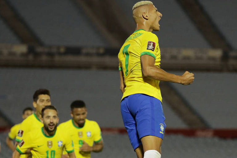 Seleção brasileira conta com sorte e eficácia; agora é esperar por março