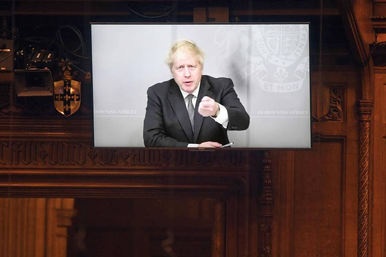 Por meio de videoconferência, o premiê britânico, Boris Johnson, participa de sessão no Parlamento