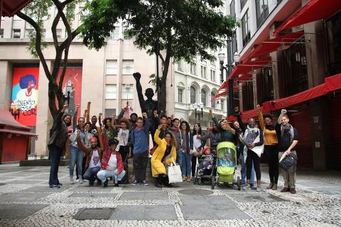 SAO PAULO,SP - Afroturismo. Passeios organizados pelo Guia Negro, em São Paulo. (Foto: Heitor Salatiel/Divulgação)