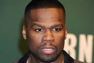 50 Cent em tarde de autÃ³grafos do seu novo livro 'Formula 50'