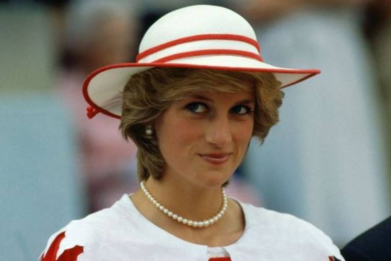 Cartas íntimas da Princesa Diana são vendidas por quase R$ 900 mil em leilão