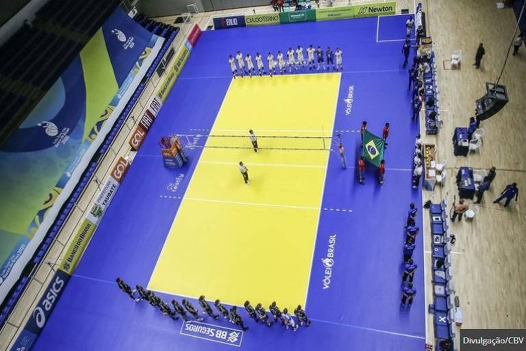 O novo piso do vôlei brasileiro, com as cores do Banco do Brasil, o patrocinador master da Confederação Brasileira de Vôlei, foi instalado em todos os clubes que disputam as Superligas masculina e feminina