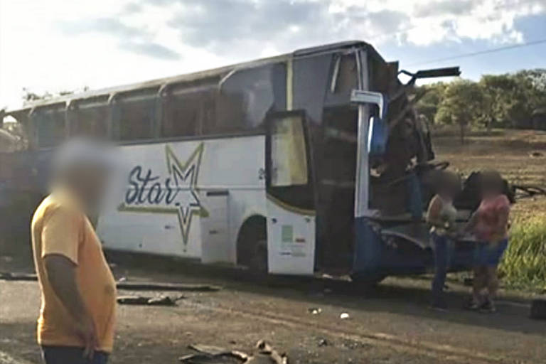 O estado de saúde dos sobreviventes não foi divulgado. Mas ainda há, segundo a PM, muitas vítimas presas às ferragens e que ainda não foram resgatadas