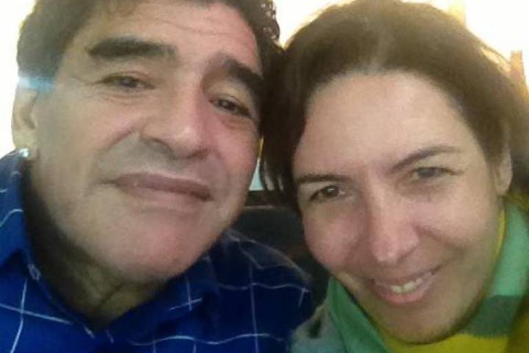 A jornalista da Folha Mônica Bergamo e o jogador de futebol Diego Armando Maradona