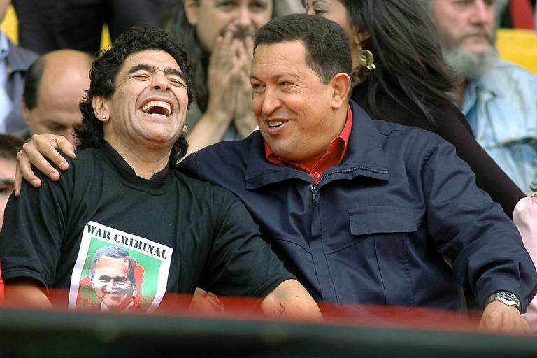 Imprensa exalta Maradona, um ícone entre o gênio e o pecado