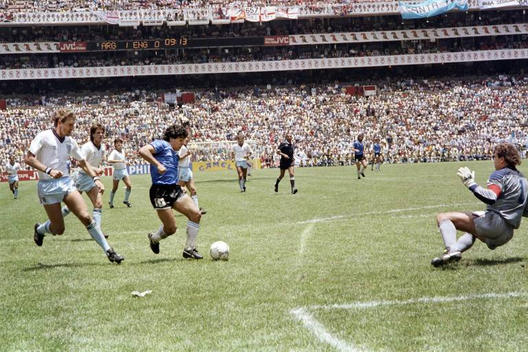 Além do gol de mão, Maradona marcou o Gol do Século, no qual driblou uma série de ingleses, incluindo o goleiro