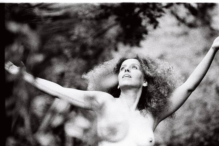 Iara Rennó em ensaio fotográfico para o lançamento do álbum “AfrodisíacA”, de 2020