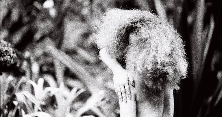 Iara Rennó em ensaio fotográfico para o lançamento do álbum “AfrodisíacA”, de 2020