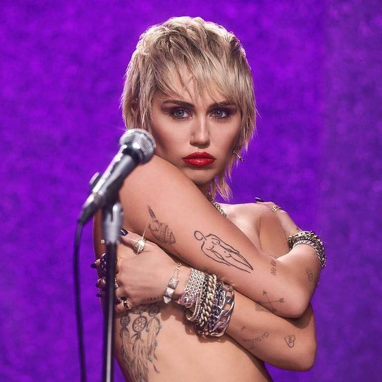 Miley Cyrus lança nova música e videoclipe de "Midnight Sky"