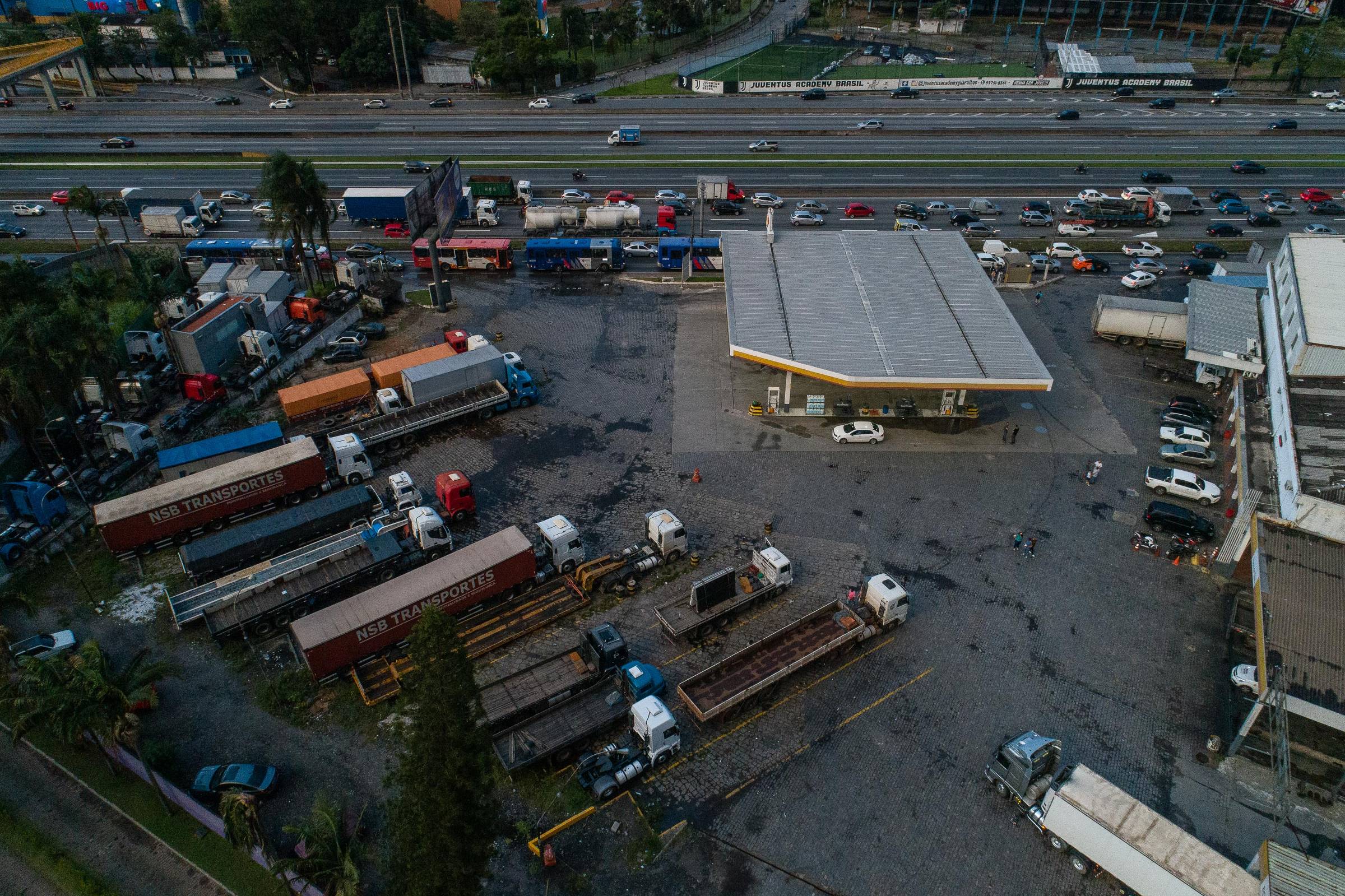 Transportadores de combustíveis ameaçam paralisação em MG