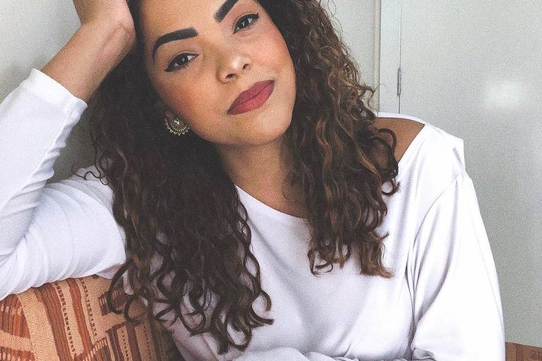 A jornalista Suéllen Rosim (Patriota) foi eleita prefeita de Bauru (SP) neste domingo (29). Ela recebeu 89.725 votos, o que corresponde a 55,98% dos votos válidos