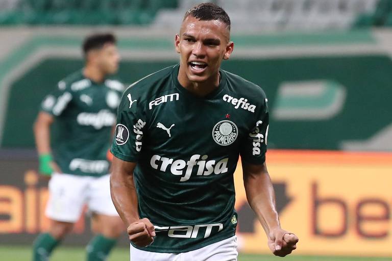 Gabriel Veron, do Palmeiras, comemora gol contra o Delfín, pelas oitavas da Libertadores