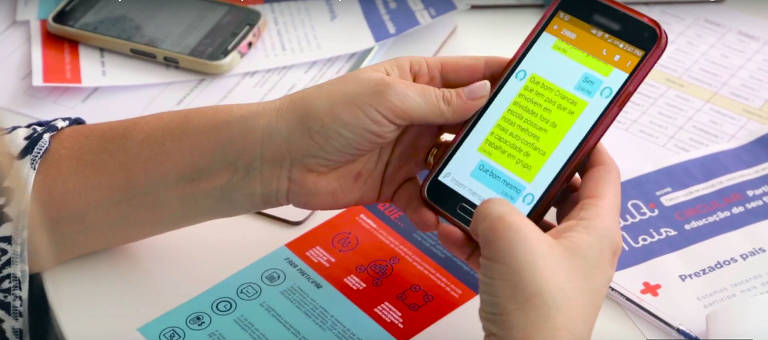 Startup aposta em SMS contra evasão e engaja alunos da rede pública