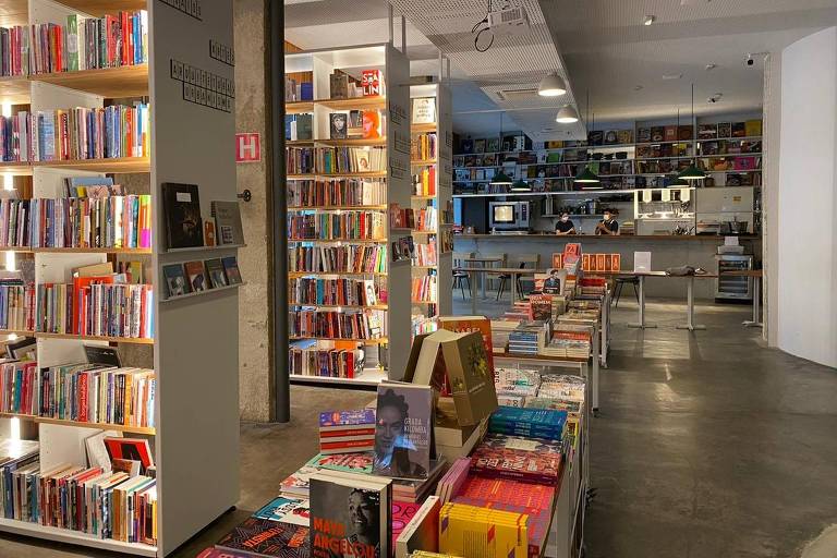 Ambiente da livraria Megafauna, que funciona no Copan, na região central de São Paulo