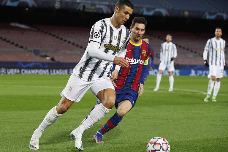 Cristiano Ronaldo posta foto jogando xadrez contra Messi