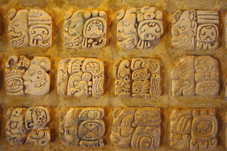 símbolos da escrita maia