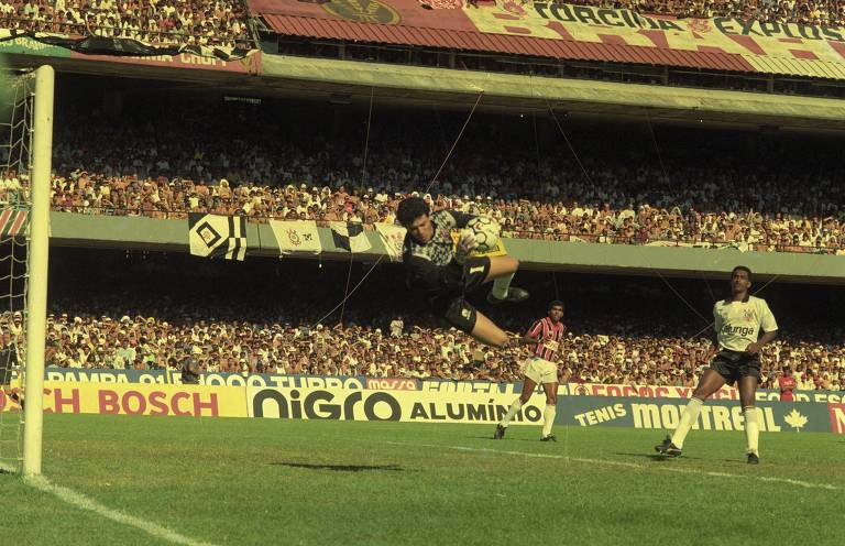 Ronaldo, como fizera ao longo de toda a campanha, foi novamente seguro. O goleiro foi peça fundamental na conquista